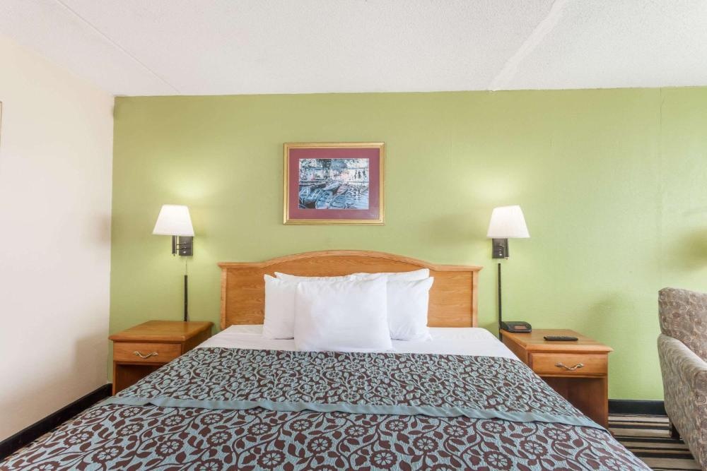 Days Inn by Wyndham Jackson